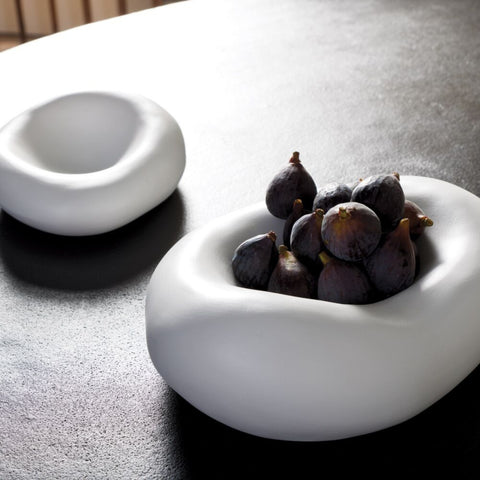 table ronde en aluminium noir laqué